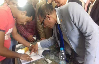Aswan University President Casts his Ballot on the 1st Day of the Presidential Elections