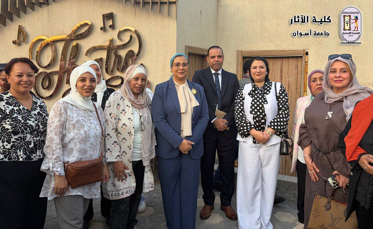 عميد كلية الآثار يشارك في افتتاح «بازار صعيد مصر» لدعم الحرف التراثية وتمكين أصحابها